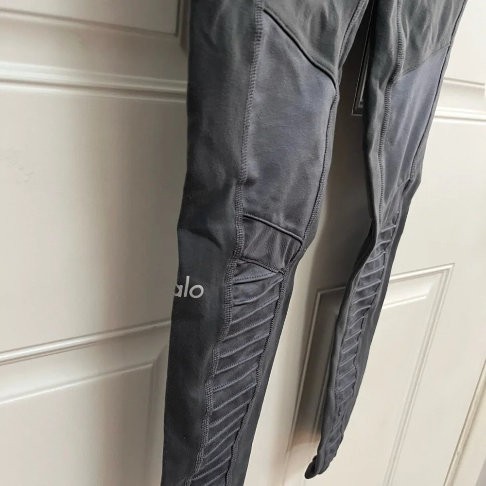 ALO Yoga Charcoal gray Ribbed moto Leggings size xxs‎